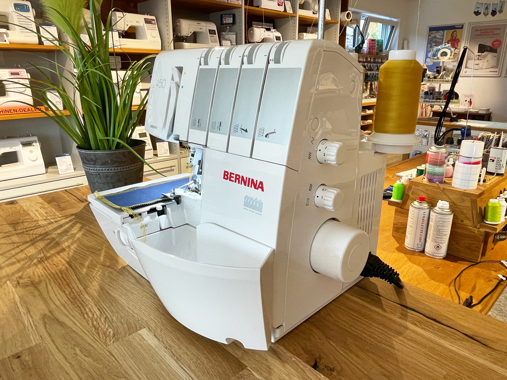 BERNINA L 450 Overlock - Vorführmodell mit Sonderzubehör