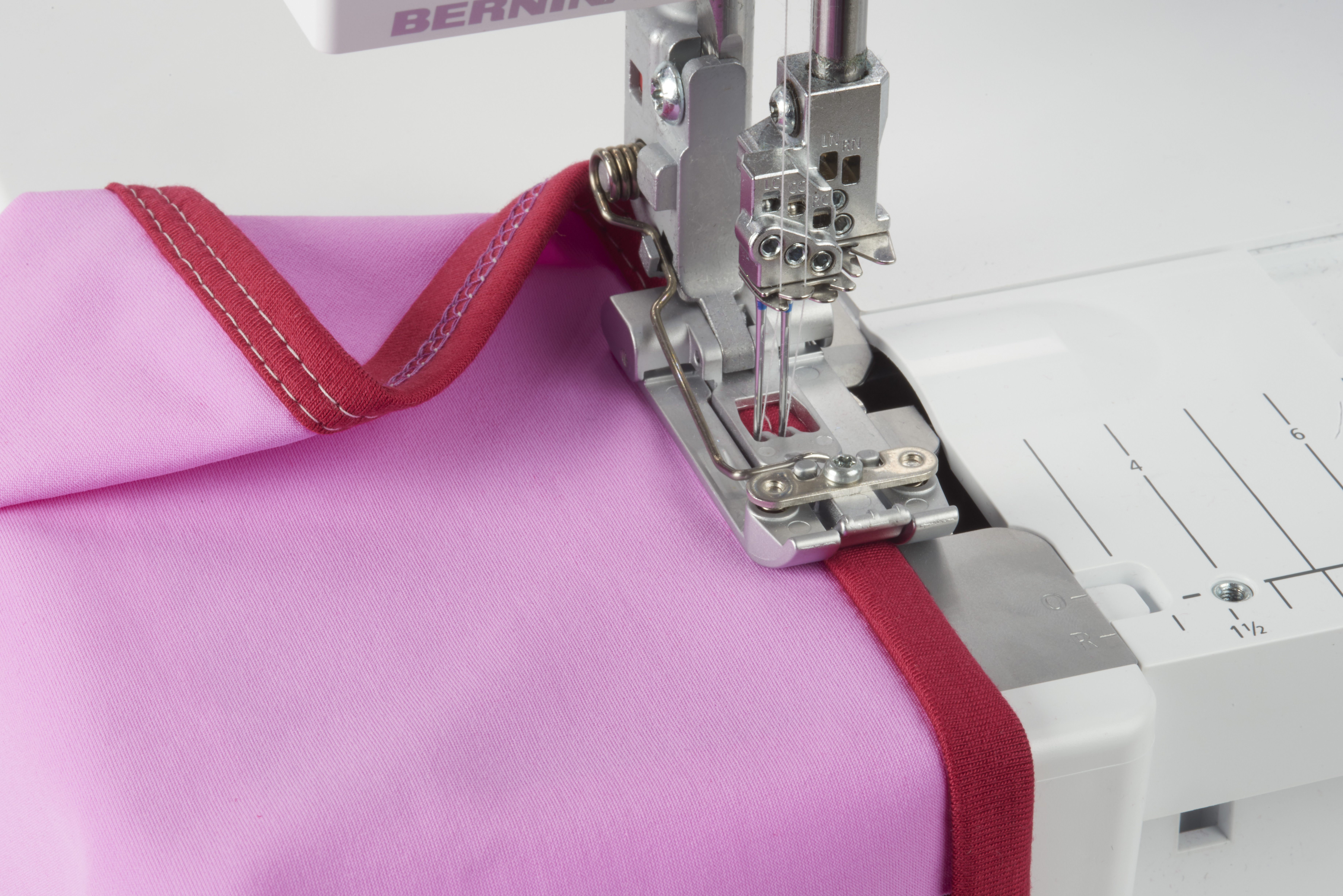 Bernina Coverstich-/ Ausgleichsfuss C12 für L890