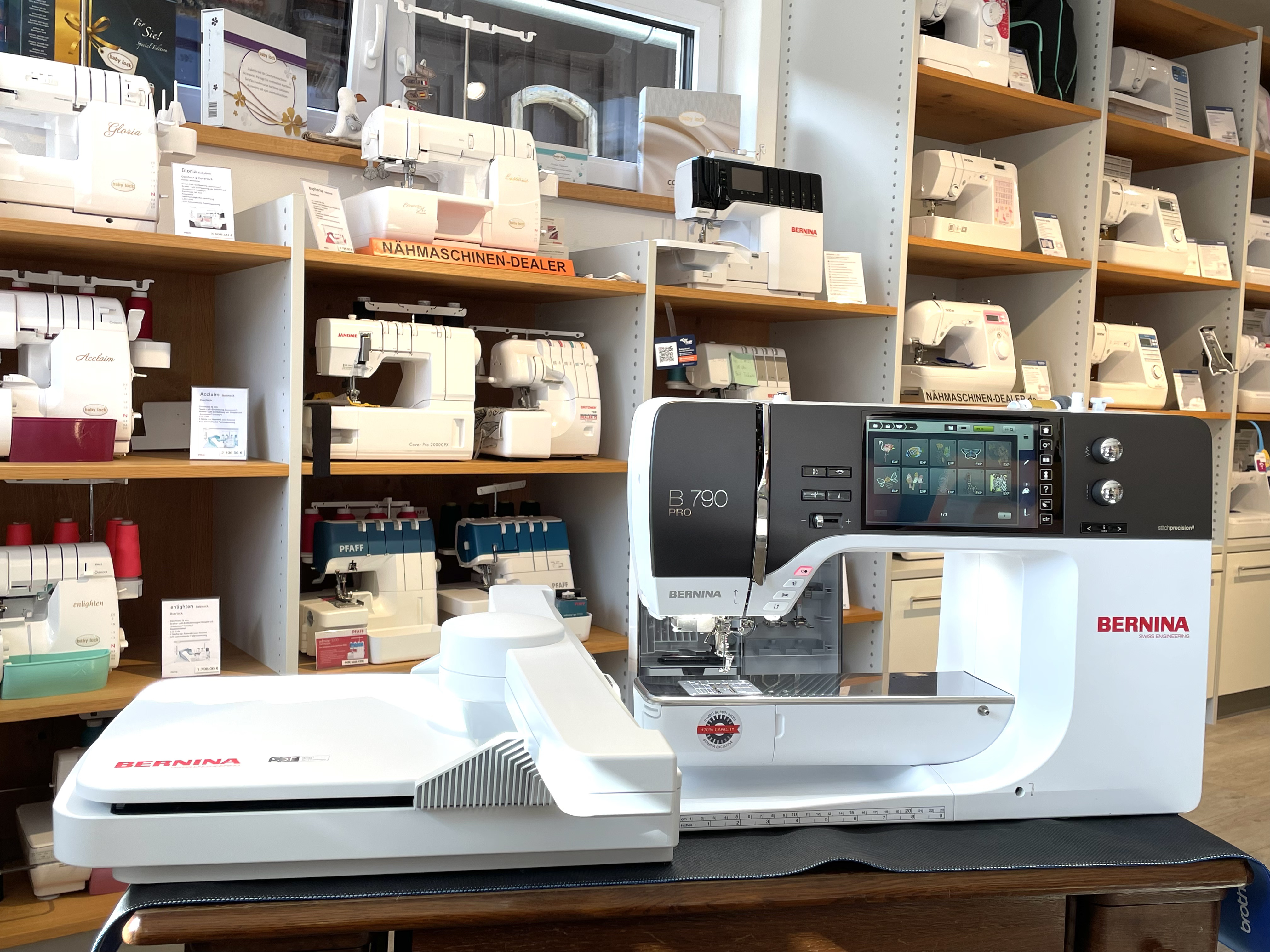 Bernina B 790 PRO mit Stickmodul SDT - Vorführmodell