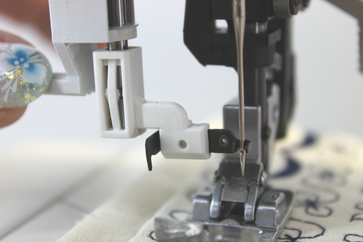Einfädler für Pfaff 2000er Serie