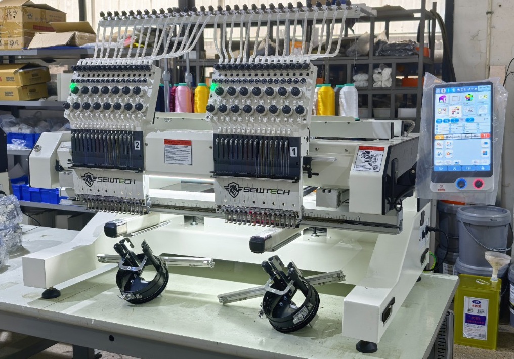 SEWTECH ST-1502 - 2-Kopf 15 Nadel Industrie Stickmaschine