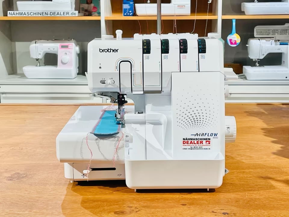 Brother Overlock Airflow 3000 + Madeira Garnbox - Gebrauchtmaschine