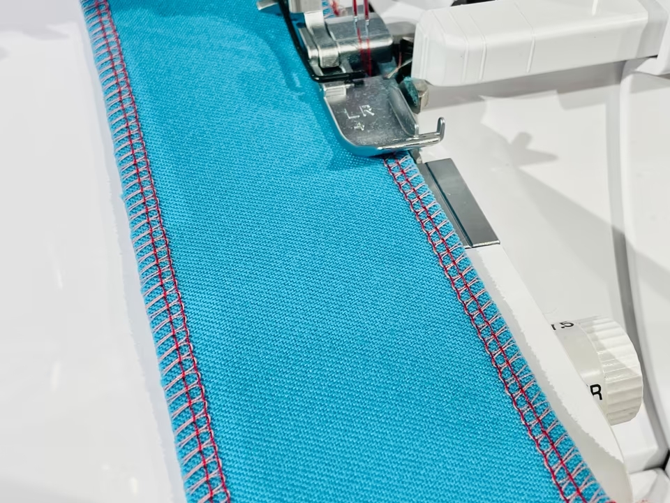 Brother Overlock Airflow 3000 + Madeira Garnbox - Gebrauchtmaschine