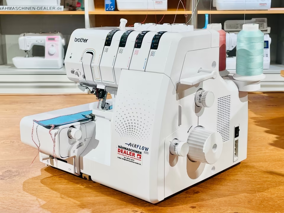 Brother Overlock Airflow 3000 + Madeira Garnbox - Gebrauchtmaschine