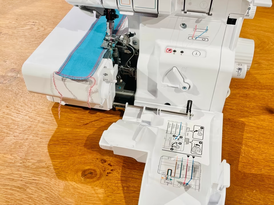 Brother Overlock Airflow 3000 + Madeira Garnbox - Gebrauchtmaschine