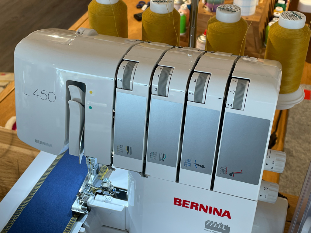 BERNINA L 450 Overlock - Vorführmodell mit Sonderzubehör